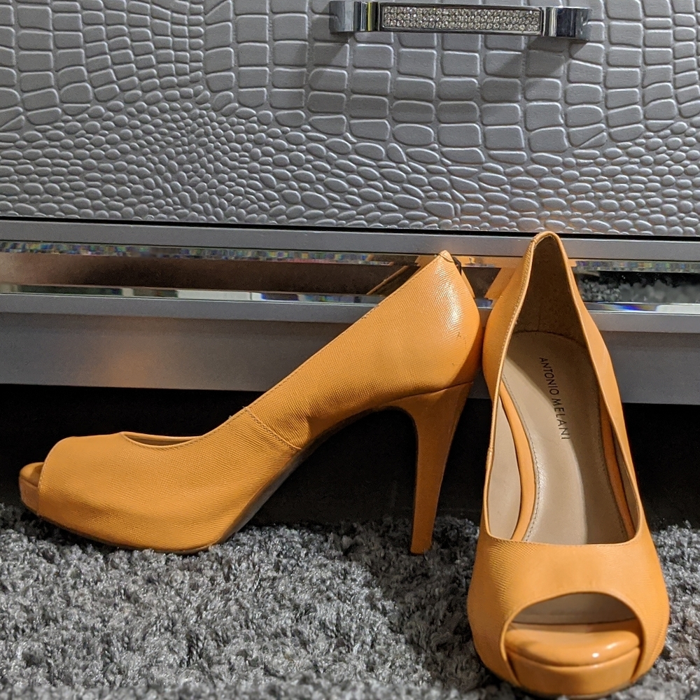 ✨2for$18✨Antonio Melani Peep-toe Pumps